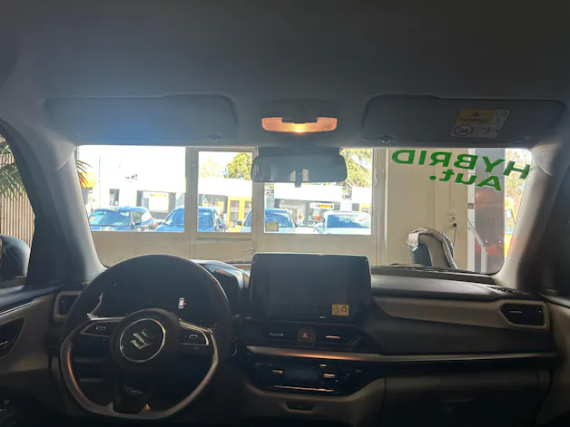 Suzuki Swift 1.2 Sakura Hybrid