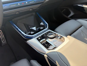 https://vehicle.imgix.net/4410870/5040a75f-ed44-4a18-9260-f722ffefb263.jpg