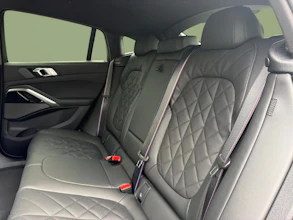 https://vehicle.imgix.net/4410900/9e830731-3966-46ff-971e-ab42cd66edc8.jpg