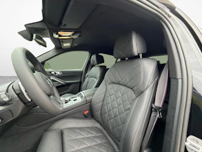 https://vehicle.imgix.net/4410900/b7c64b25-bdde-4da2-8639-63b7549cc161.jpg