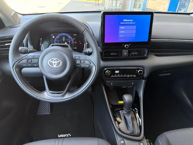 Toyota Yaris 1.5 VVT-i HSD Trend