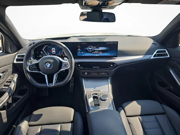 BMW 320d xDrive Touring / ab 3,99% Leasing bei Abschluss einer Protect Autoversicherung