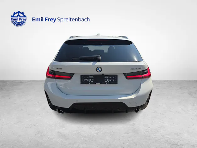 BMW 320d xDrive Touring / ab 3,99% Leasing bei Abschluss einer Protect Autoversicherung