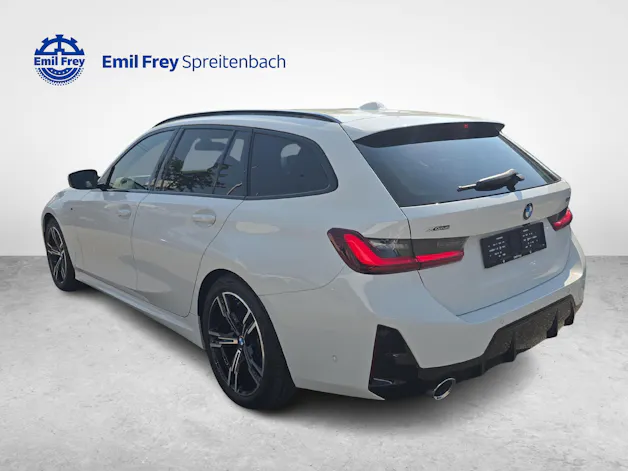 BMW 320d xDrive Touring / ab 3,99% Leasing bei Abschluss einer Protect Autoversicherung