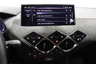 https://vehicle.imgix.net/4410929/b9fff632-0b61-4eda-82a9-876bbd859238.JPG