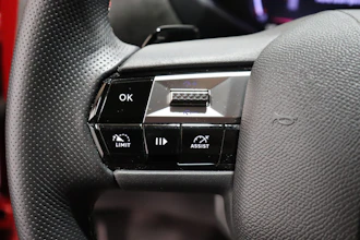 https://vehicle.imgix.net/4410946/523dc092-be7d-45f1-9ac3-2cf9042ac576.JPG