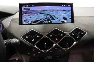https://vehicle.imgix.net/4410946/d1f206d0-216e-4e0d-92b1-c6e46e0e044c.JPG