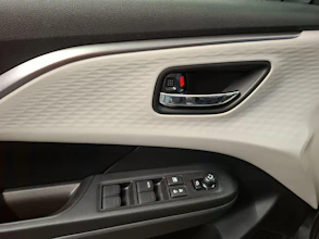 https://vehicle.imgix.net/4410982/61bce8da-be29-4b7a-9bb1-7588cac8764e.jpg