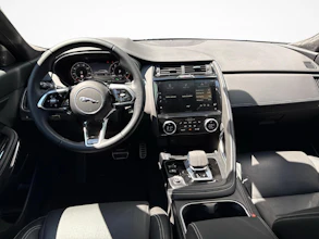 https://vehicle.imgix.net/4411005/76ccf27c-d3a5-4c6c-b96d-5d5b800e5dfc.jpg