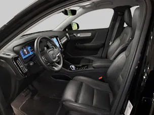 VOLVO XC40 2.0 B4 MH Plus Dark