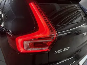 VOLVO XC40 2.0 B4 MH Plus Dark