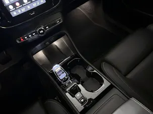 VOLVO XC40 2.0 B4 MH Plus Dark
