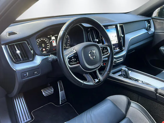 VOLVO XC60 2.0 B4 MH R-Design AWD