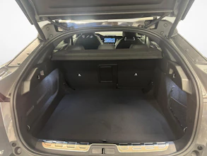 https://vehicle.imgix.net/4411055/e4dfd1bf-9b46-4784-a36d-96ffbc445457.jpg