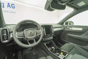 VOLVO XC40 2.0 B4 MH Black Edition