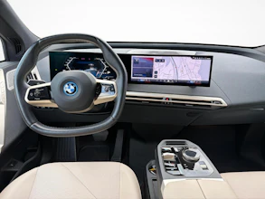 https://vehicle.imgix.net/4411094/237580e6-b380-487c-a41c-f9ac11d218c8.jpg
