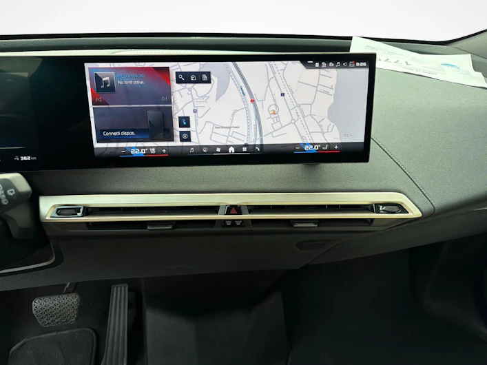 immagine del veicolo BMW iX