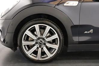 https://vehicle.imgix.net/4411122/22d50a13-b4fa-4036-b1e0-59f21eecaad3.JPG
