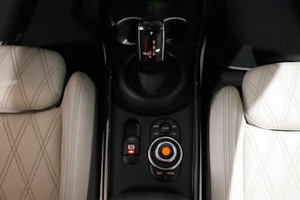 https://vehicle.imgix.net/4411122/a91faedd-f460-4582-a885-0f948599c8d4.JPG