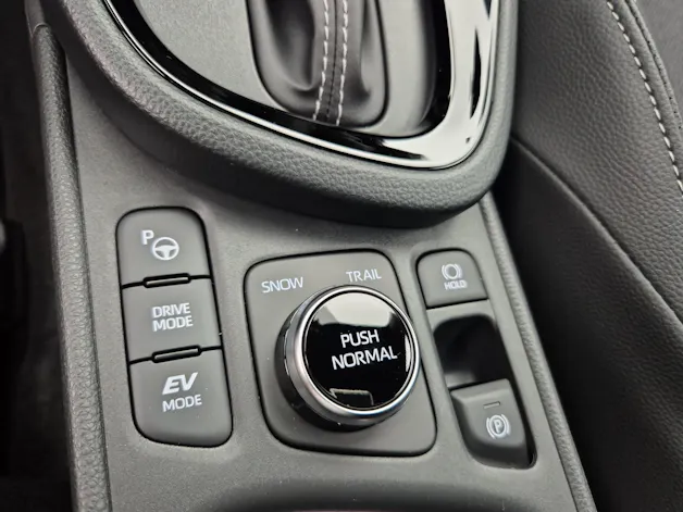 Toyota Yaris Cross 1.5 VVT-i HSD Premium AWD-i - ab 2.99% Leasing