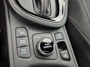 Fahrzeugbild TOYOTA Yaris Cross 1.5 VVT-i HSD Premium AWD-i - ab 2.99% Leasing