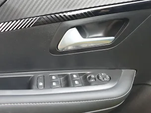 PEUGEOT 208 1.2 Hybrid Allure