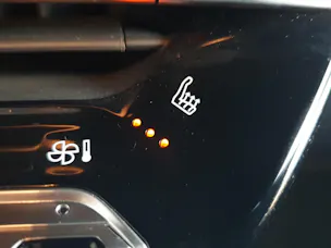 PEUGEOT 208 1.2 Hybrid Allure