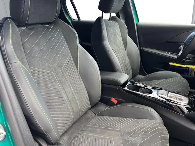 Peugeot 208 1.2 Hybrid 145 GT Exclusive
