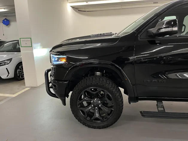 Dodge Ram 1500 Crew Kab. Pick-up Limited 4x4