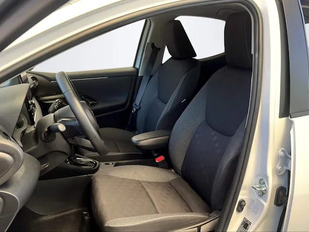 Toyota Yaris 1.5 VVT-i HSD Trend