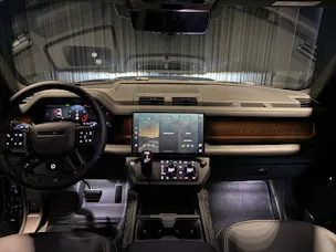 Land Rover Defender 110 4.4 V8 Octa