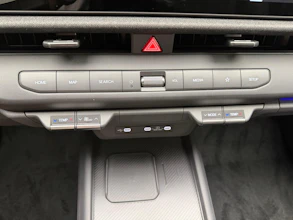 https://vehicle.imgix.net/4411645/3f06f550-78b9-4cef-8162-e56c8c833ebb.jpeg