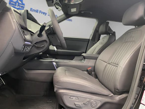 https://vehicle.imgix.net/4411649/a2d3756c-1b08-4d61-8f5f-09eba440e874.jpg