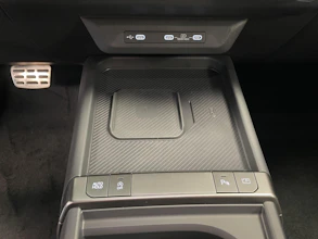 https://vehicle.imgix.net/4411649/ab05b6e2-ac71-453b-b3cf-6b8a02f589d4.jpg