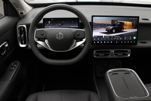 Leapmotor B10 Design 1.5 Hybrid EV