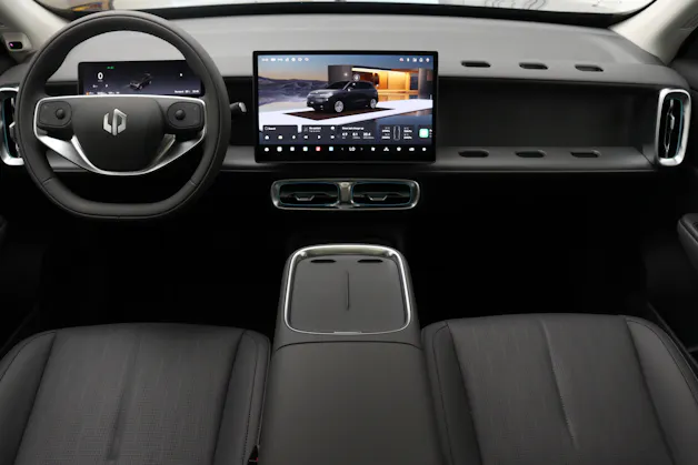 Leapmotor B10 Design 1.5 Hybrid EV