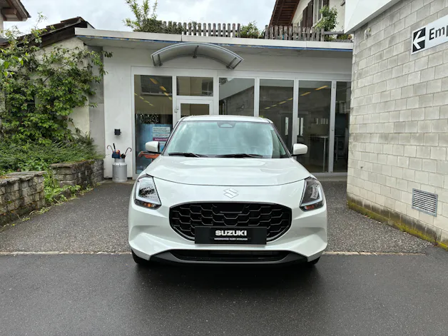 Suzuki Swift 1.2 Sakura Hybrid 4x4