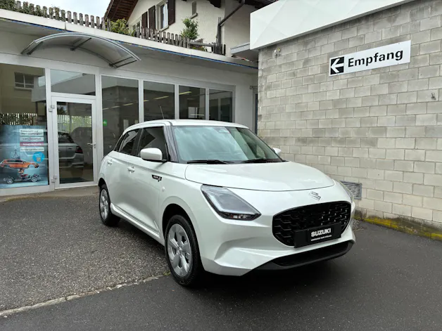Suzuki Swift 1.2 Sakura Hybrid 4x4