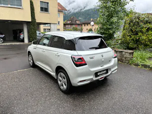 Suzuki Swift 1.2 Sakura Hybrid 4x4