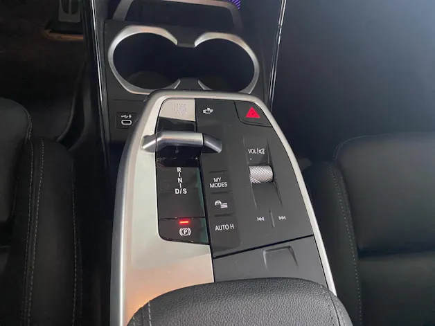 BMW X1 25e xDrive paddles