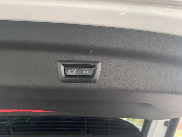 BMW X1 25e xDrive paddles