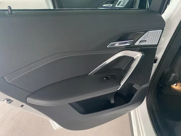 BMW X1 25e xDrive paddles