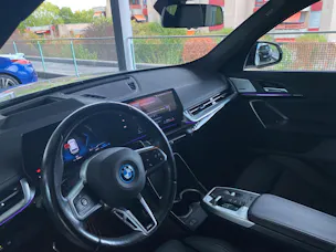 BMW X1 25e xDrive paddles
