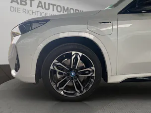 BMW X1 25e xDrive paddles