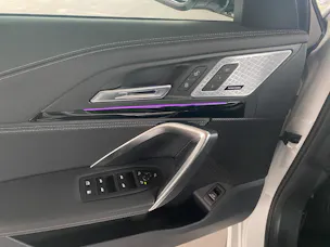 BMW X1 25e xDrive paddles