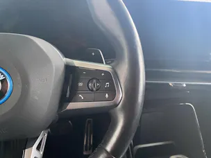BMW X1 25e xDrive paddles