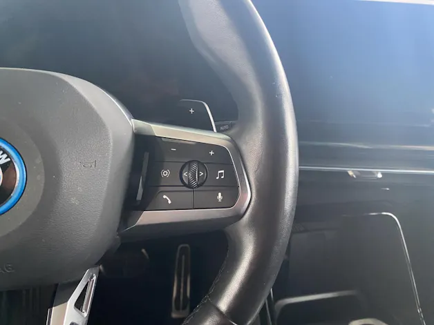 BMW X1 25e xDrive paddles