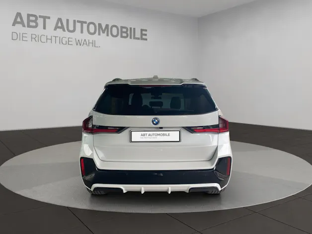 BMW X1 25e xDrive paddles