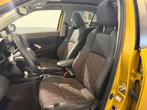 image du véhicule TOYOTA Yaris Cross 1.5 VVT-i HSD Elegant AWD-i