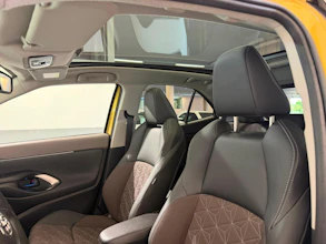 https://vehicle.imgix.net/4411860/f43e1bed-5c61-46e3-aaef-eeb526574b0c.jpeg